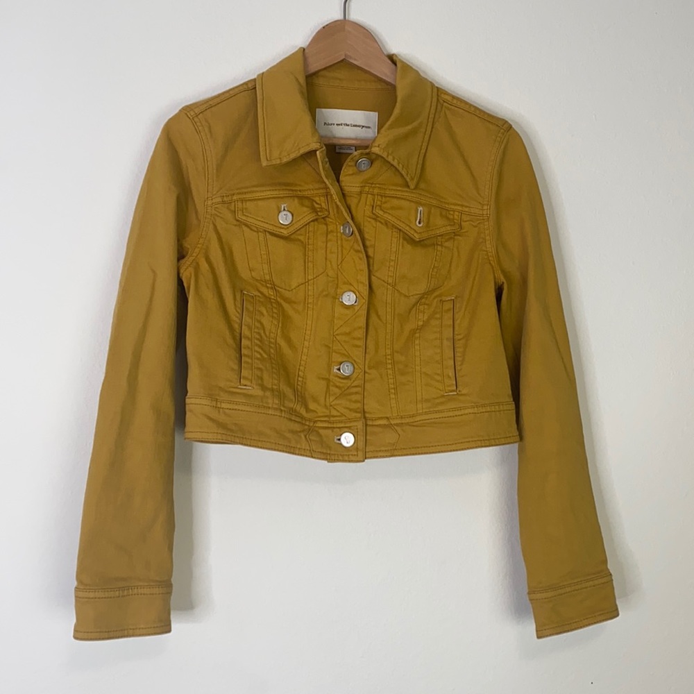 Crop denim jacket